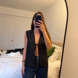 Elegant Black Sleeveless Blouse